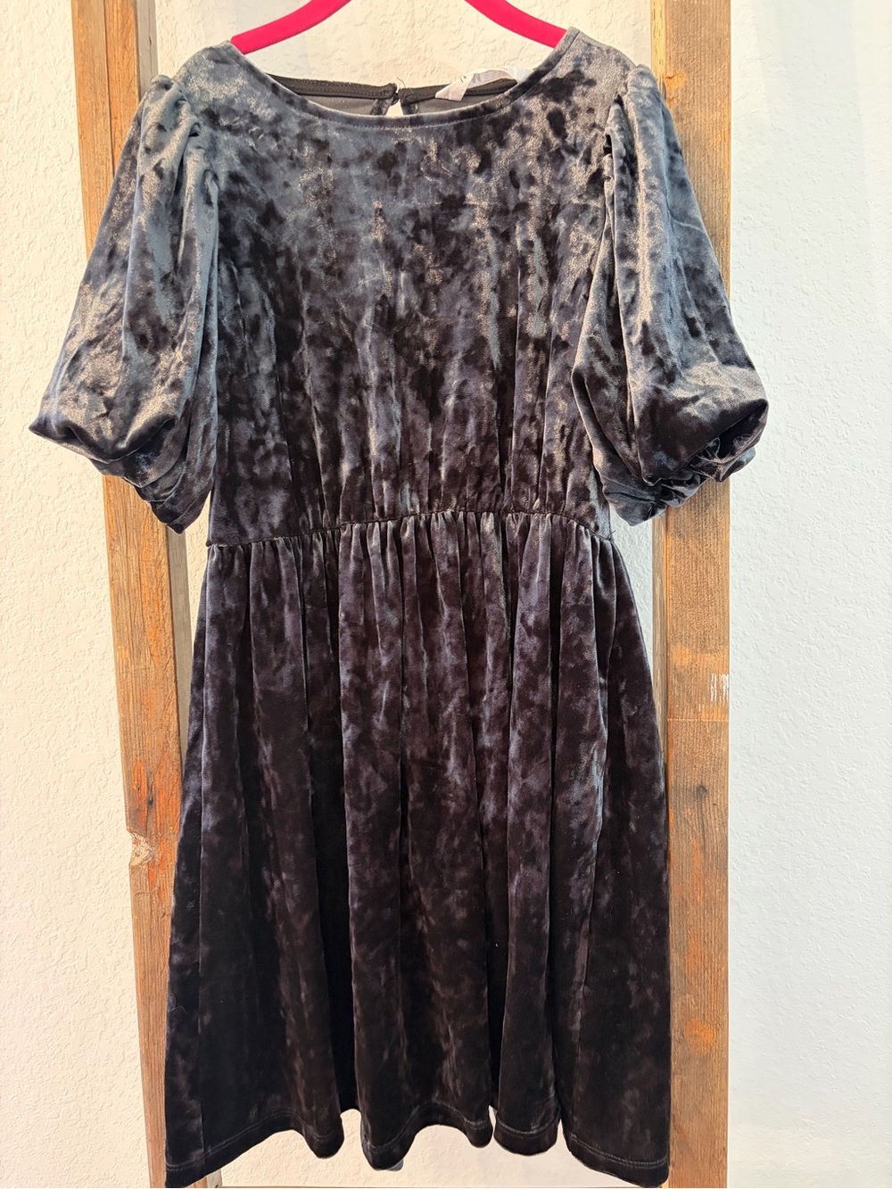 H&M Plush Velvet Short Sleeve Dress in Charcoal